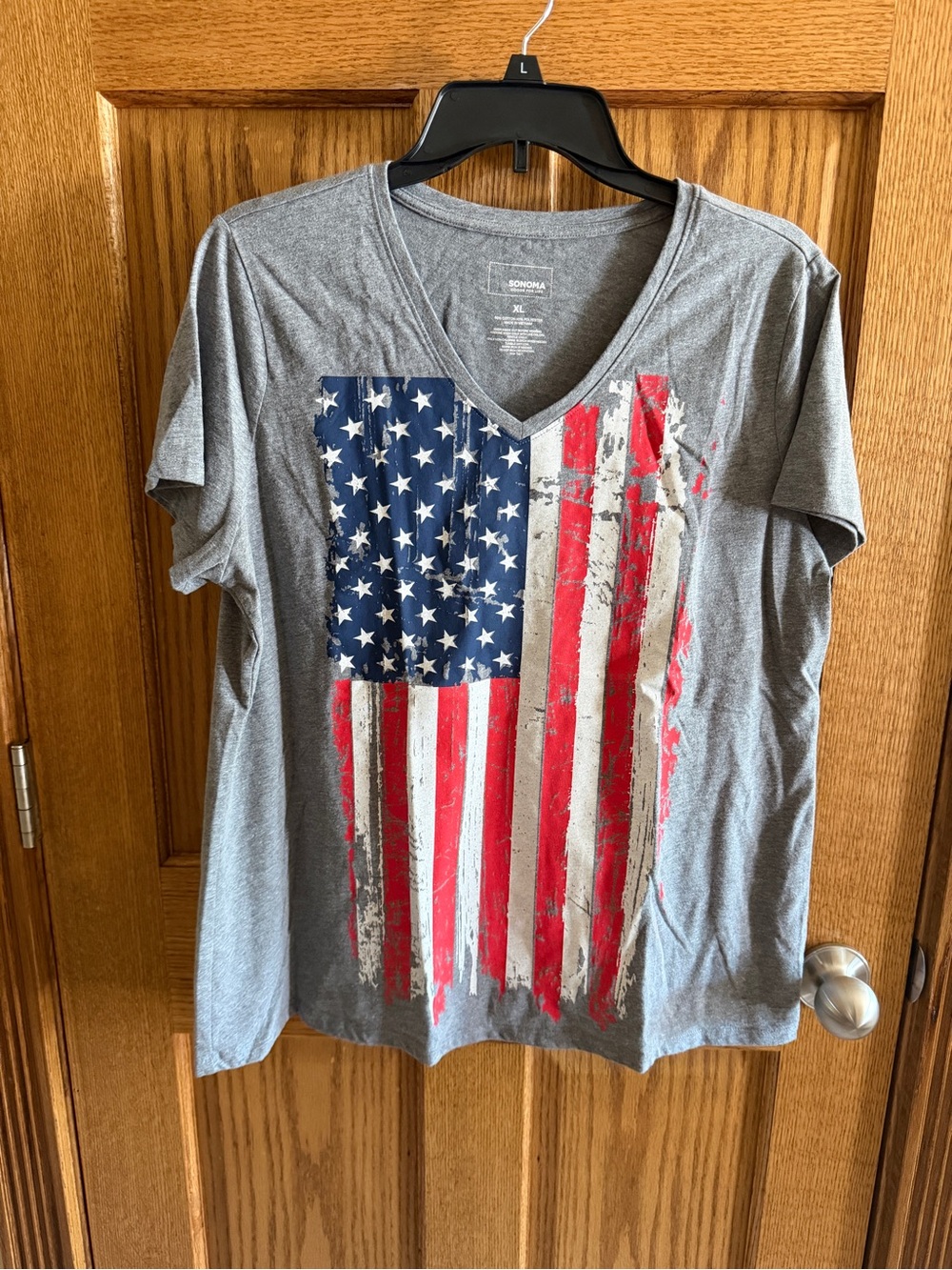 New Xl Sonoma Gray Tee with Distressed Red and Blue Flag Graphic